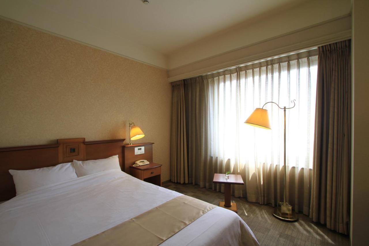 Court Hotel Курасікі Екстер'єр фото