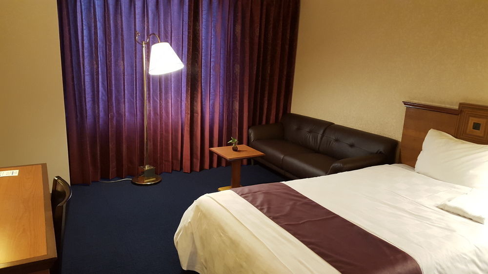 Court Hotel Курасікі Екстер'єр фото