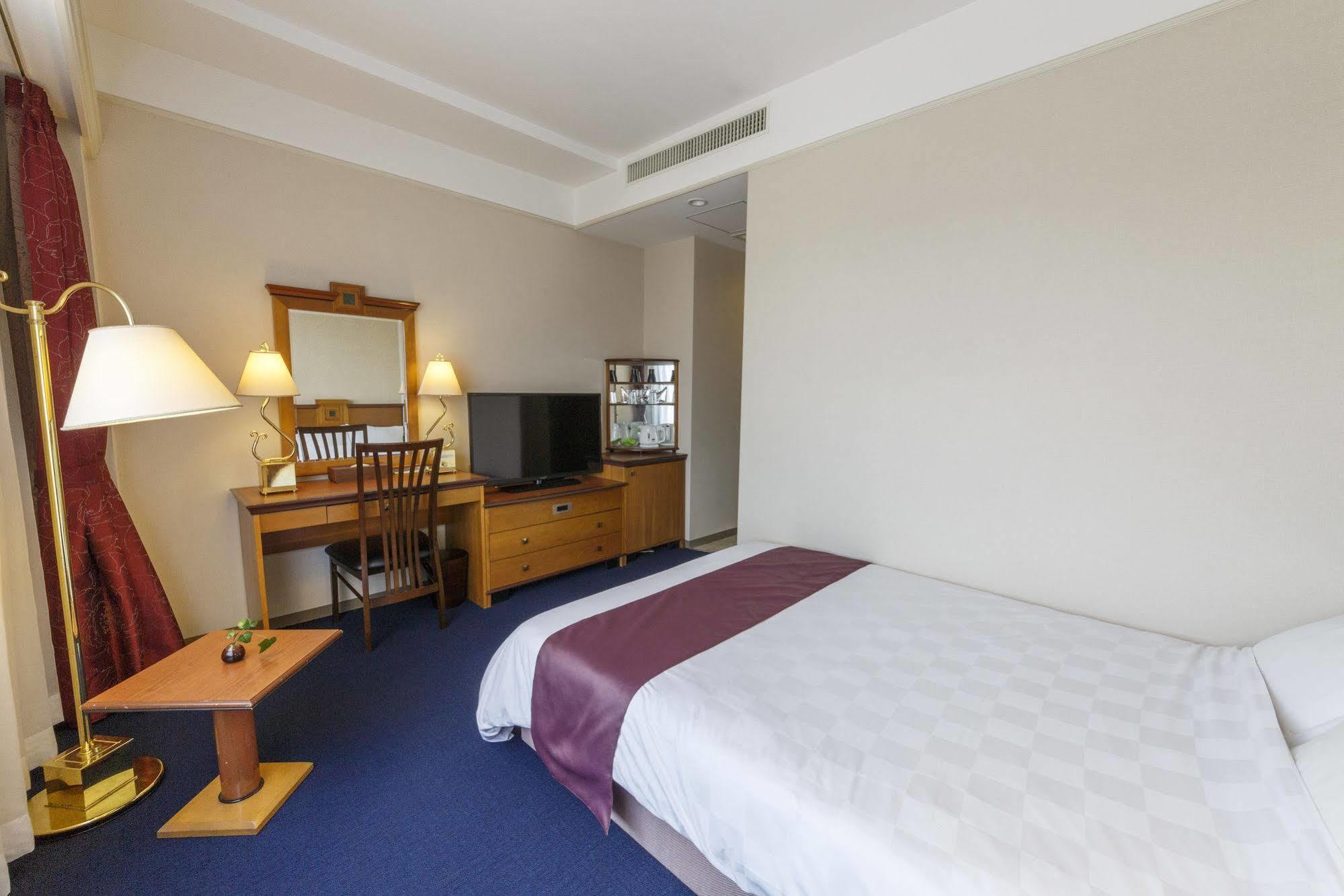 Court Hotel Курасікі Екстер'єр фото