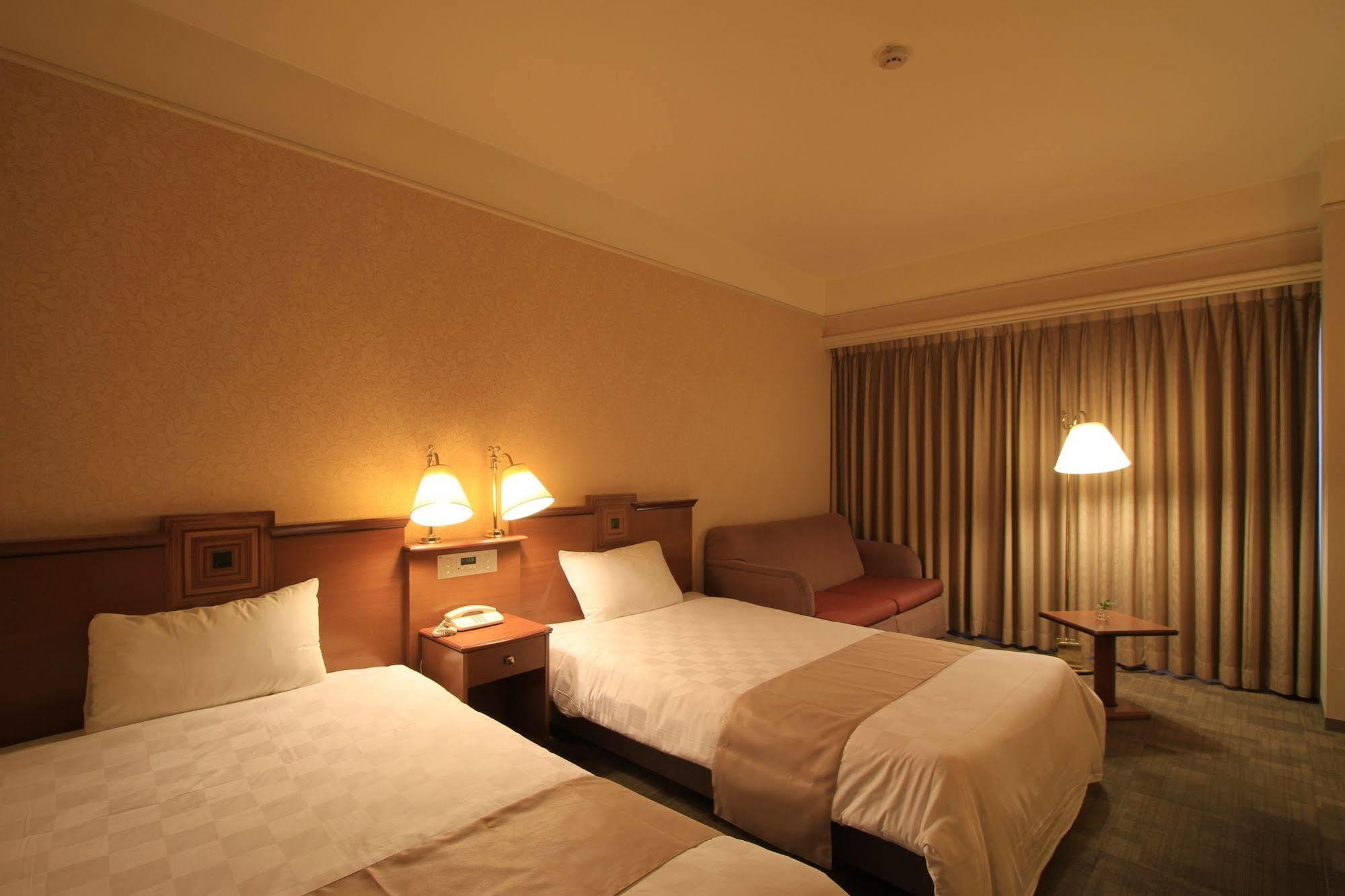 Court Hotel Курасікі Екстер'єр фото