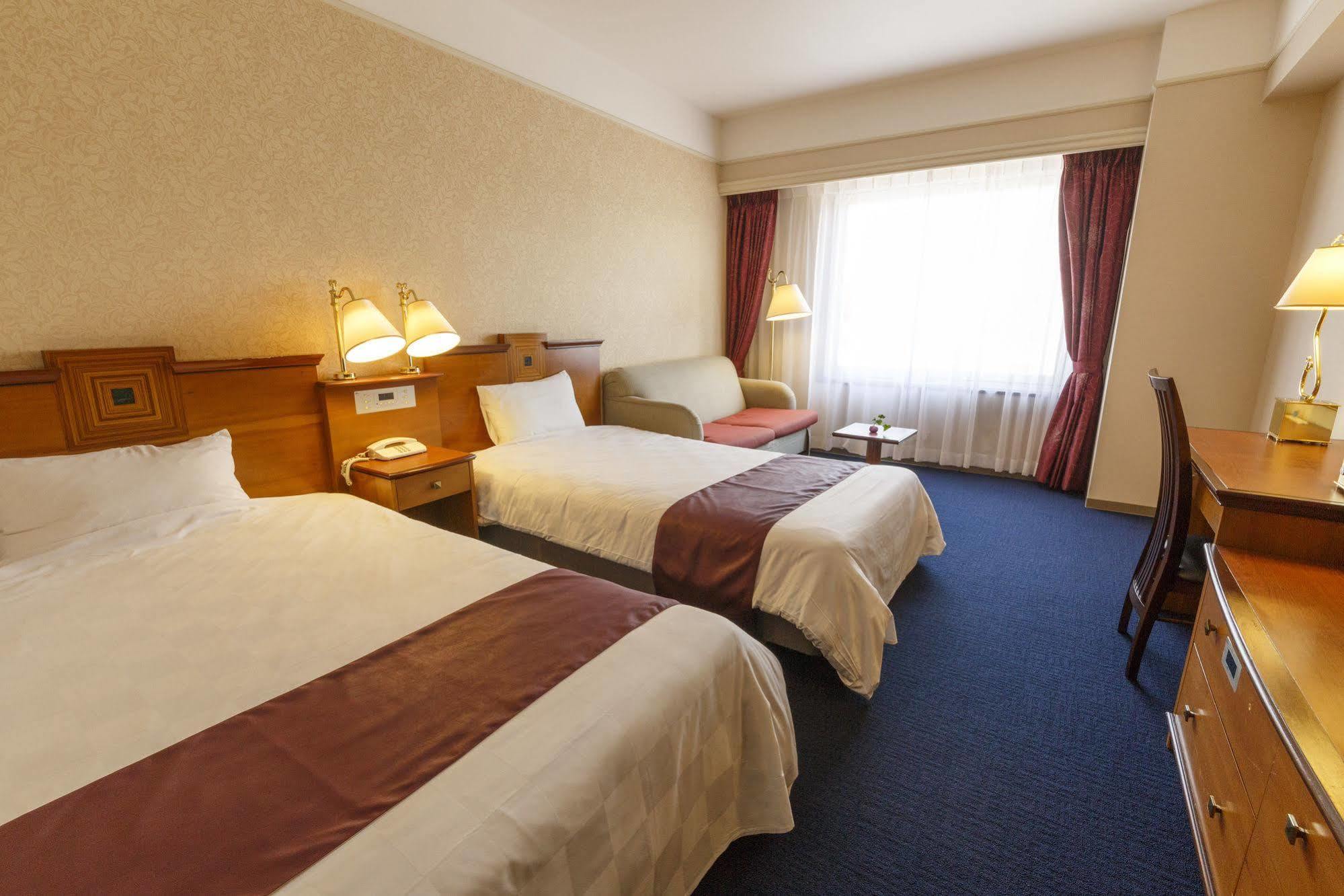 Court Hotel Курасікі Екстер'єр фото