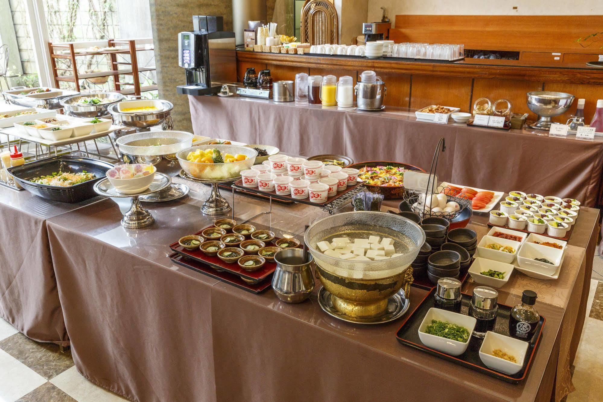 Court Hotel Курасікі Екстер'єр фото